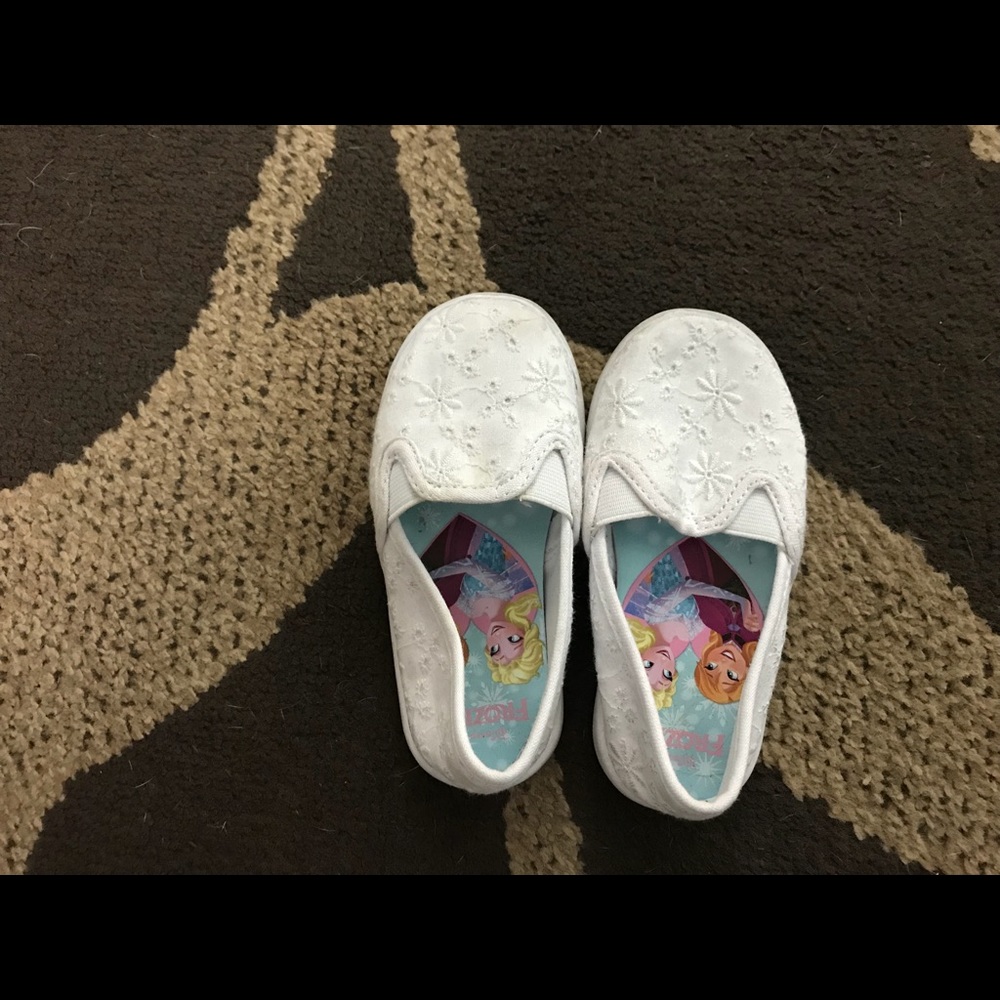**BUNDLE SALE👧Disney frozen Elsa slip ons size 7T